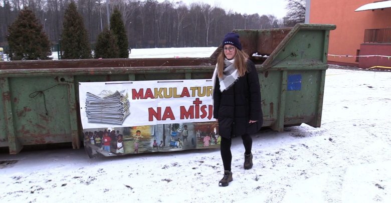 Makulatura na misje. To regionalna akcja do której zachęca Szkoła Podstawowa Sportowa nr 15 w Rudzie Śląskiej Halembie