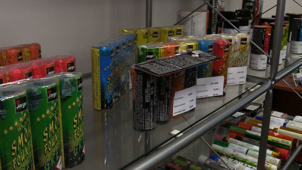 Do Nowego Roku zostało tylko kilka godzin, a sklepy z fajerwerkami przeżywają prawdziwe oblężenie
