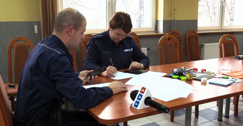 Policjanci dzwonili do seniorów i zasypywali ich pytaniami. To pierwszy taki QUIZ!