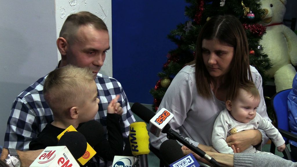 W połowie sierpnia w Rybniku doszło do zapalenia się samochodu osobowego, w którego wnętrzu znajdowało się 3-letnie dziecko. Chłopiec doznał poważnych obrażeń
