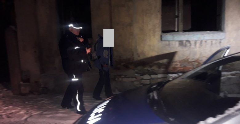 Będzin: policjanci uratowali życie bezdomnemu
