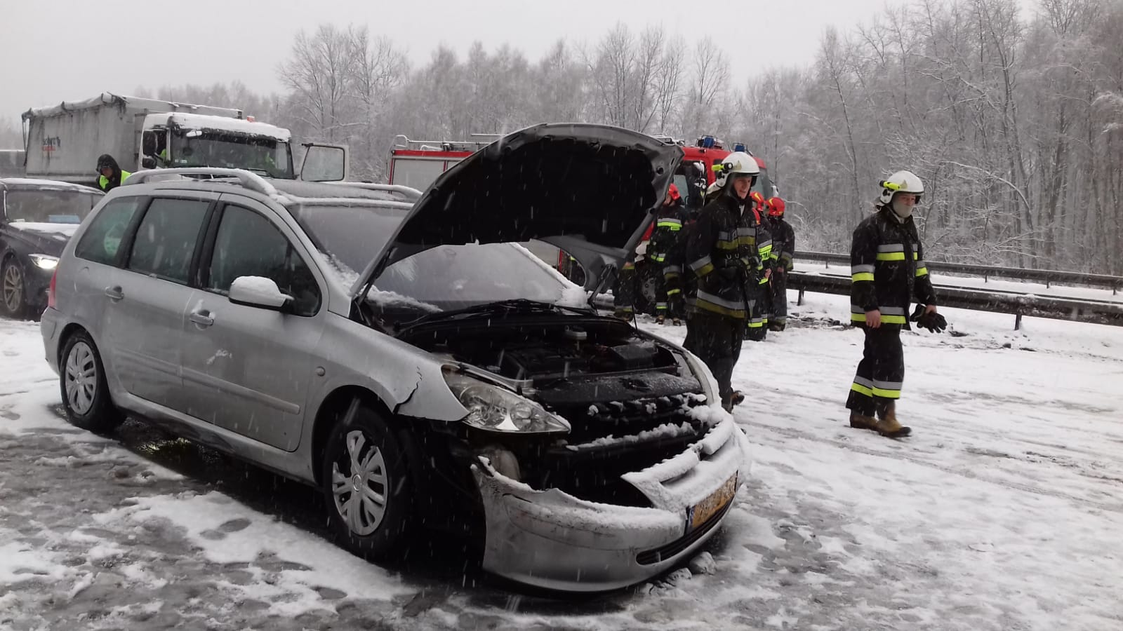 Karambol na autostradzie A4. Zderzyło się sześć samochodów