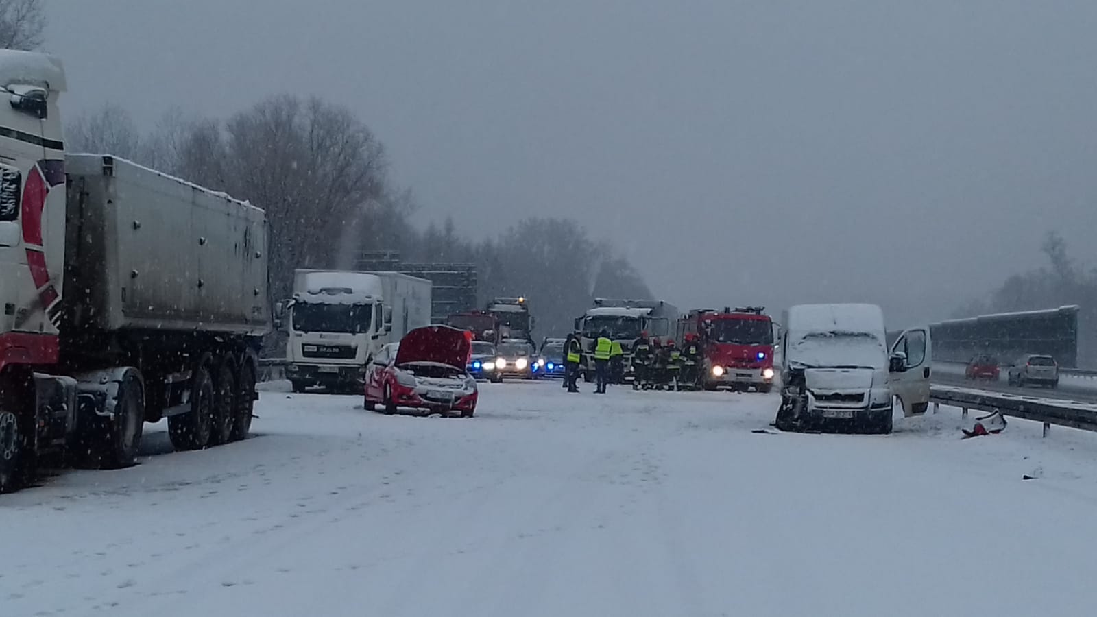 Karambol na autostradzie A4. Zderzyło się sześć samochodów
