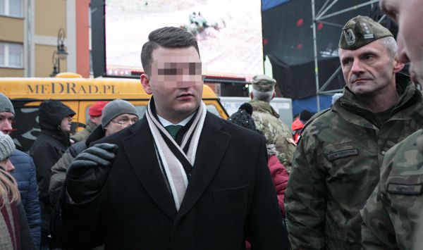 Były rzecznik MON i były poseł PiS w rękach CBA. Rzeczniczka rządu: Nie ma świętych krów!