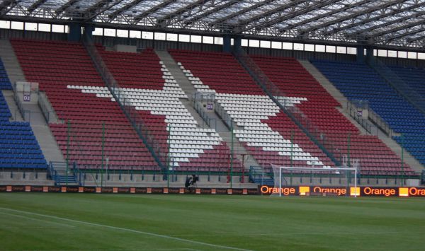 Policja weszła do siedziby Wisły Kraków. Poszukiwania dokumentów jeszcze w kilkunastu miejscach