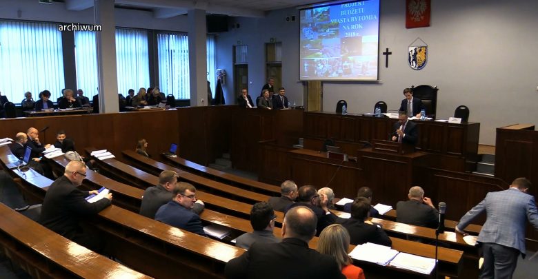 Bytom: Radny nie przyjedzie na sesję lub komisję? Obetną mu dietę!