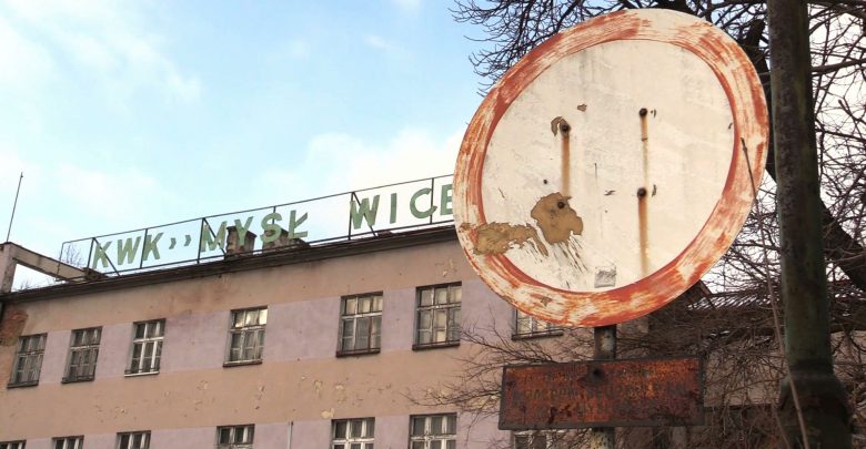 Po kopalni Mysłowice zostają powoli wspomnienia. Teren jest systematycznie rozkradany. Prezydent Wójtowicz zapowiada walkę z mafią złomiarzy.