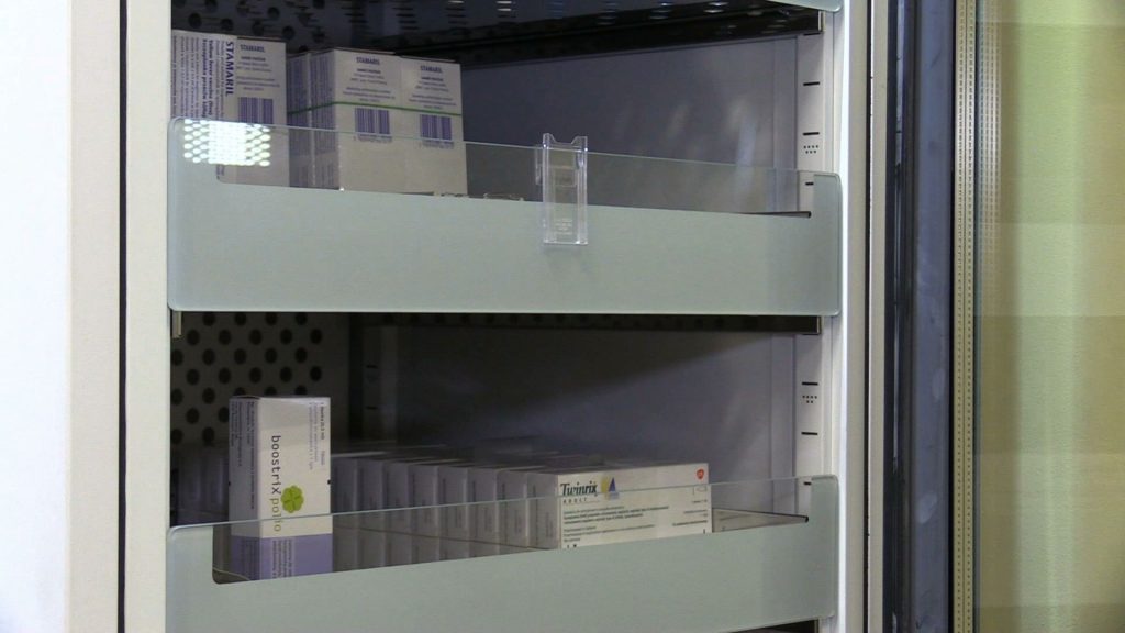 Jedna osoba chora może zarazić nawet 20 osób ze swojego otoczenia. Najbezpieczniej jest się zaszczepić - w dwóch dawkach – z czterotygodniową przerwą