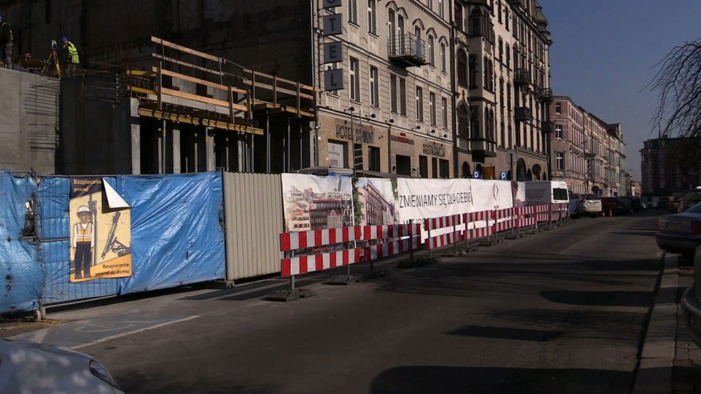 Zgodnie z budżetem na realizację zadania pn.: Przebudowa strefy śródmiejskiej - obszar ul. Dworcowej i Tylnej Mariackiej na rok 2019 zaplanowane są środki w wysokości 20,3 mln zł