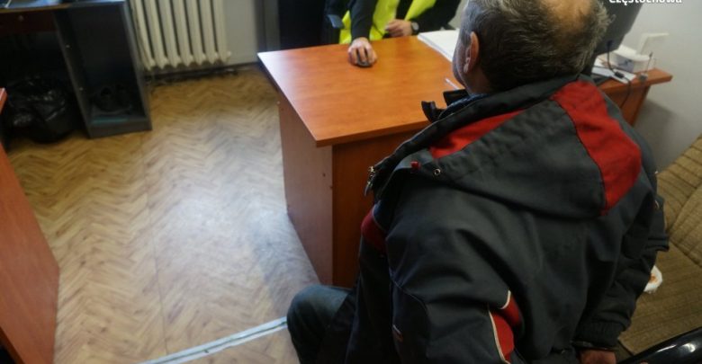 Częstochowa: Włamał się do magazynu. Wpadł, bo zostawił na miejscu kurtkę z dowodem osobistym (fot. KMP Częstochowa)