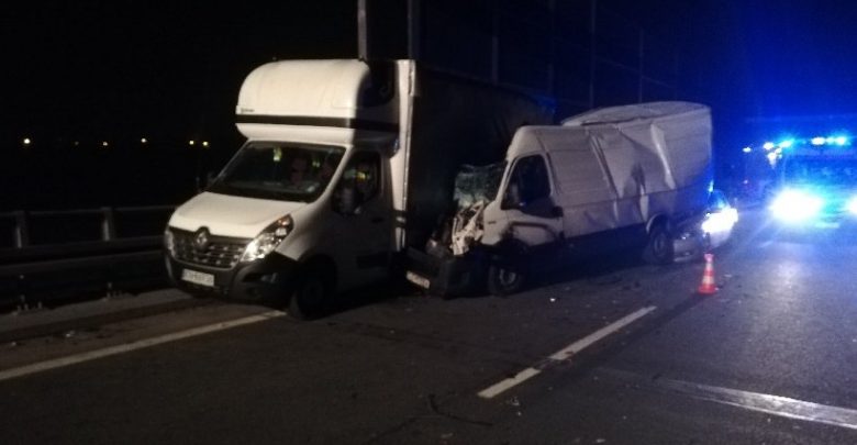 Zderzenie 3 samochodów na S1. Lądował śmigłowiec LPR (fot. KMP Mysłowice)