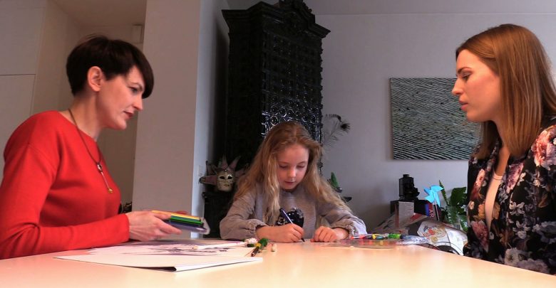 8-letnia Pola z Gliwic napisała książkę. KTO MIESZKA ZA MEBLAMI ma pomóc innym dzieciom walczyć ze strachem!