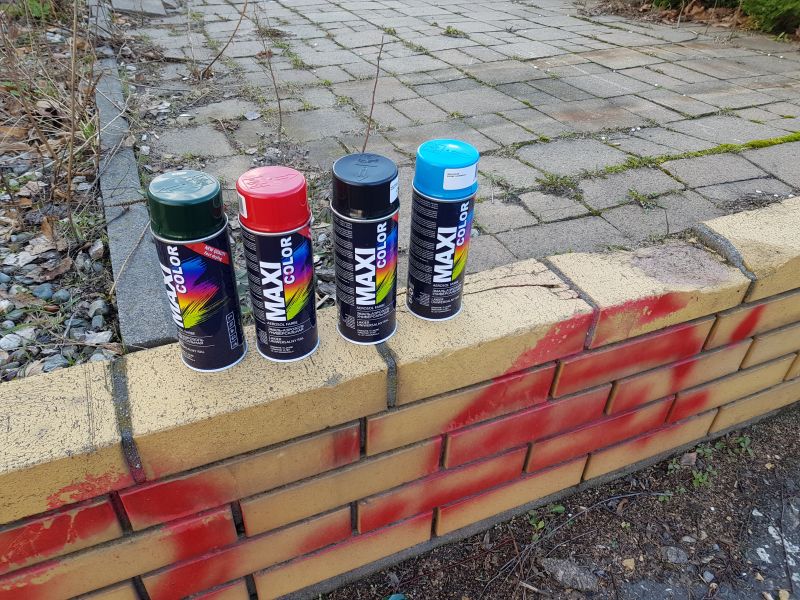 Katowic: grafficiarze-dzieci złapani na gorącym uczynku. Niszczyli Halę Parkową