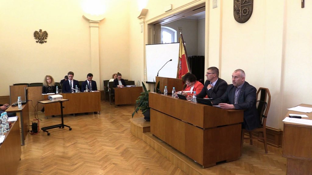 Daniel Beger wniósł pod obrady radnych projekty uchwał o wygaszeniu mandatów Dawida Kostempskiego i jego byłego zastępcy Bartosza Karcza