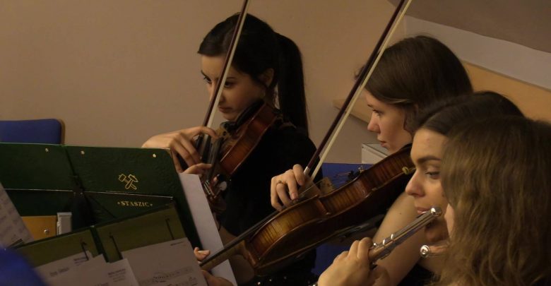 Żeńska Orkiestra Salonowa PGG to muzyczna petarda! RIG w Katowicach podpisała właśnie z nią umowę!