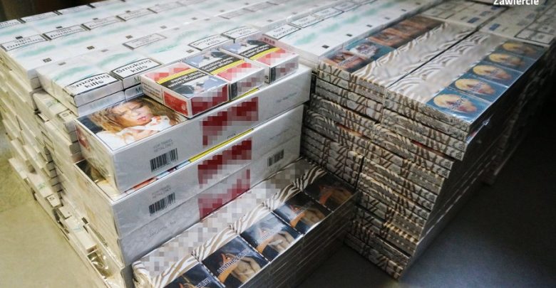 Zawiercie: Sprzedawał papierosy w sklepie zoologicznym. Towar mieli kupować "zaufani" klienci (fot. Śląska Policja)