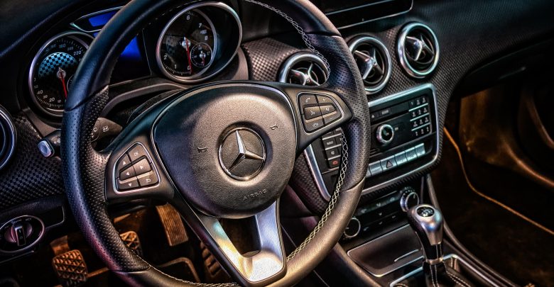 Kierowali mercedesem na zmianę. Oboje mieli po ponad dwa promile alkoholu (fot.poglądowe/www.pixabay.com)