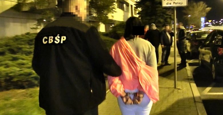 Policja rozbiła gang sutenerów. Kobiety były "wysyłane do pracy" w całej Europie. Wszystkim rządziła "Judith" (fot.CBŚP)