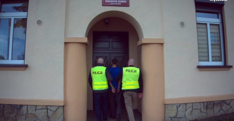 Myszków: Bez powodu zaatakował przechodnia szklaną butelką. Mężczyzna leżał w kałuży krwi (fot.Śląska Policja)