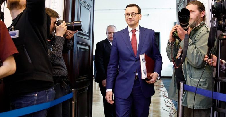 Strajk nauczycieli: Rząd zmienia prawo oświatowe. Oceny wystawić może teraz dyrektor szkoły! (fot.KPRM)