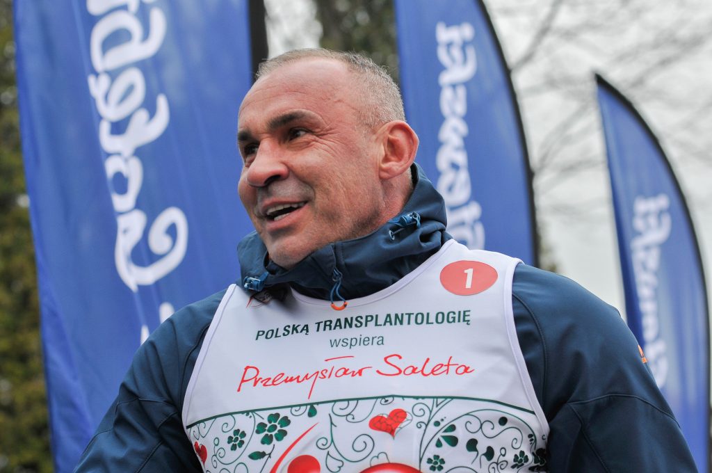 Ambasadorem Biegu po Nowe Życie jest Przemysław Saleta, który przed laty oddał nerkę swojej córce Nicole