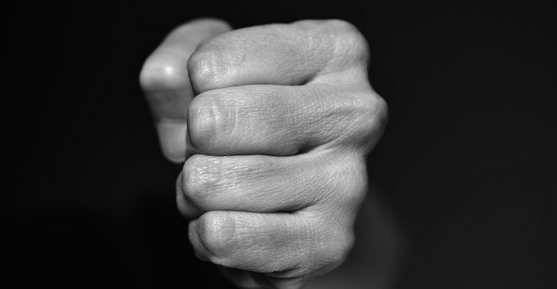Złamał szczękę mężczyźnie w monopolowym, bo ten za wolno pakował zakupy (fot.poglądowe/www.pixabay.com)