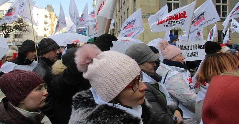 Nie akceptują takiego porozumienia. Związkowcy "Solidarności" w Katowicach domagają się dymisji Proksy