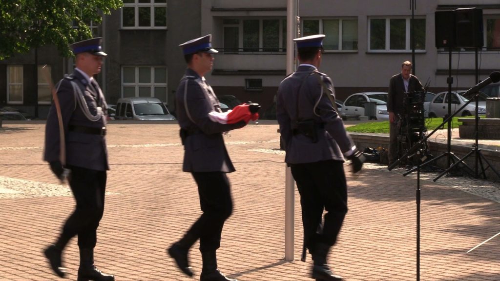 Flaga na maszt! 2 maja to Dzień Flagi. Wywieszacie flagę za oknem?