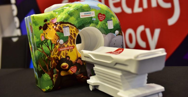 Chorzów: WOŚP przekazuje nowy sprzęt dla szpitala. To nowoczesny rezonans magnetyczny (fot.UM Chorzów)