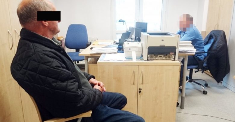 Dwaj 70-latkowie kradli i sprzedawali metalowe elementy ogrodzeń. Za pieniądze kupowali wnuczkom prezenty (fot.KSP)