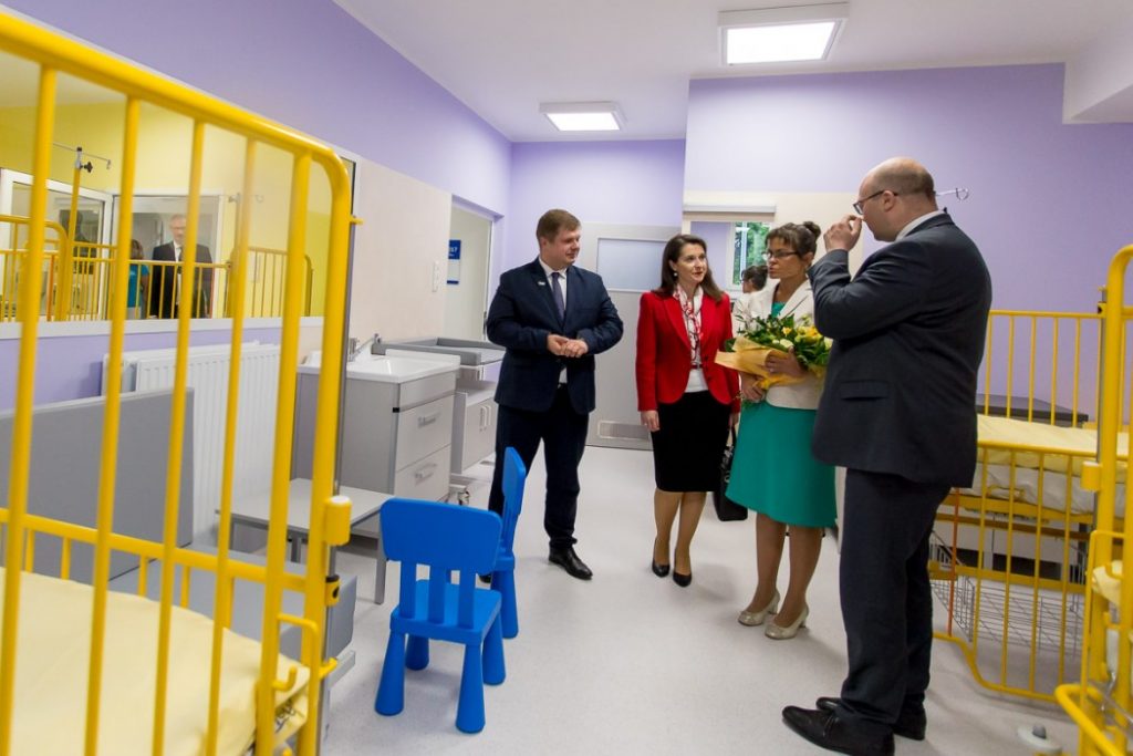W Wojewódzkim Szpitalu Specjalistycznym nr 2 w Jastrzębiu–Zdroju otwarto nowy Oddział Pediatryczny. Jak wygląda? Nowoczesny w każdym calu! (fot.slaskie.pl)