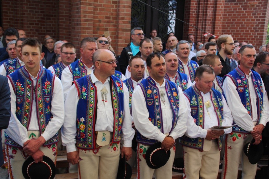 Stanowa Pielgrzymka Mężczyzn i Młodzieńców do Piekar Śląskich Na piekarskim wzgórzu modliło się dzisiaj 80 tysięcy osób (fot.Archidiecezja Katowicka)