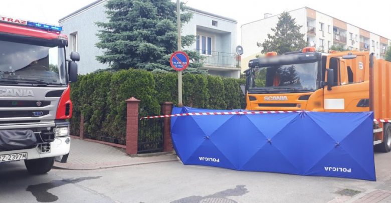 Kierowca śmieciarki potrącił starszą kobietę. Seniorka zginęła na miejscu (fot.Policja Podkarpacka)
