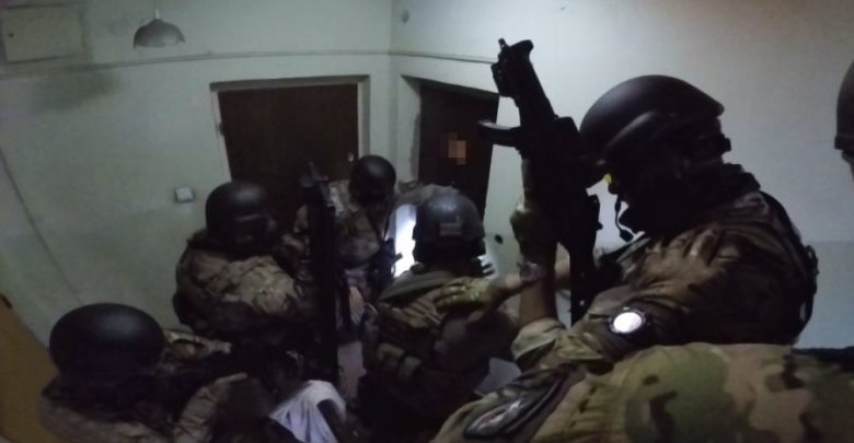 Śląskie: Rozwiązali sprawę porwania sprzed 17 lat. Policjanci CBŚP zatrzymali 6 osób (fot.Śląska Policja)