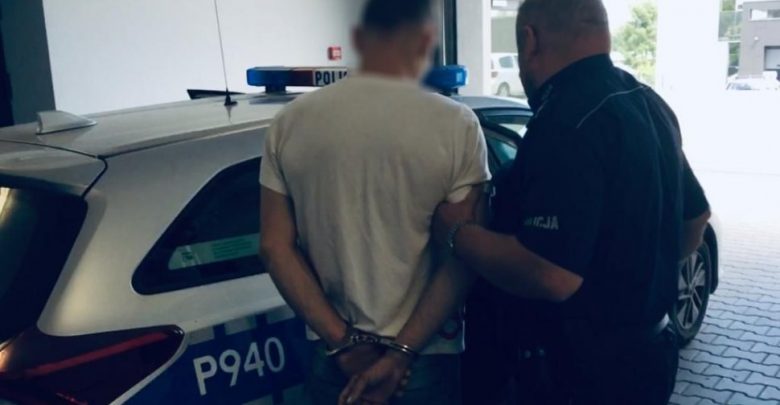Śląskie: Miał nią odstraszać dziki i wilki. 34-latek zatrzymany za nielegalne posiadanie broni (fot.Śląska Policja)
