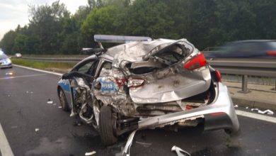 Sosnowiec: Cysterna zmiażdżyła policyjny radiowóz na S1! Są ranni! (fot.KMP Sosnowiec)