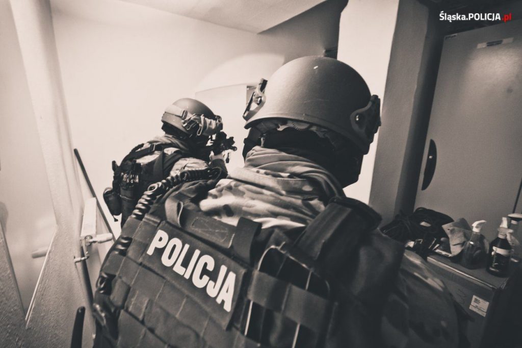 Znany zawodnik MMA zatrzymany przez antyterrorystów! Mamed K. podejrzany o paserstwo luksusowych aut! (fot.policja)
