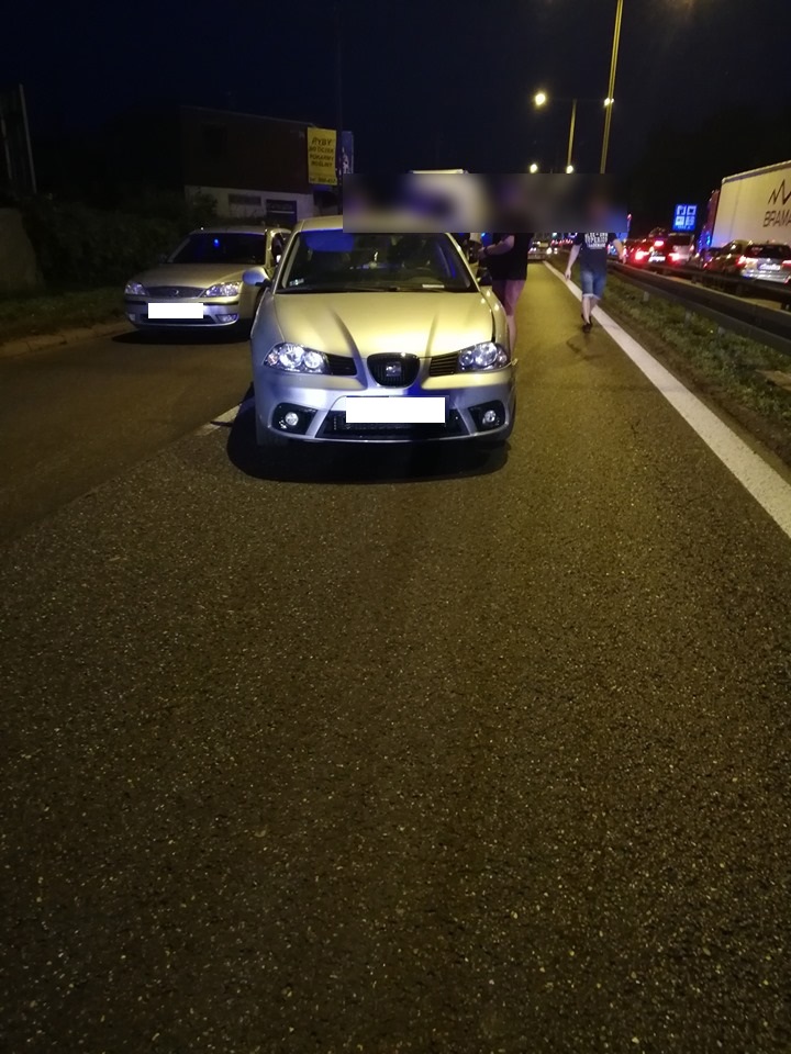 Śląskie: Potężny karambol na DK 1 w stronę Warszawy! TIR jechał pod prąd, są ranni! (fot.www.facebook.com/Bedzin112)