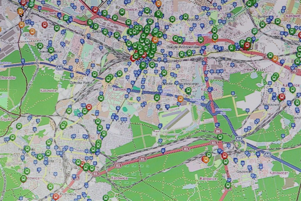 Nowo stworzone Centrum Zarządzania Ruchem Zarządu Transportu Metropolitalnego właśnie oficjalnie rozpoczęło funkcjonowanie (fot. Metropolia GZM)