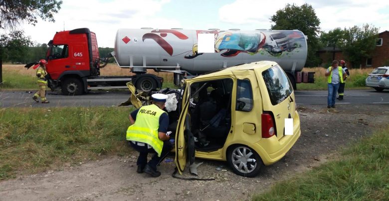 Śląskie: Śmiertelny wypadek pod Lublińcem! 81-latek wjechał pod cysternę! (fot.Paweł Smalcerz)