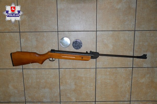 Postrzelił kolegę podczas zabawy. 10-latek "oberwał" z wiatrówki (fot.Policja Lubelska)