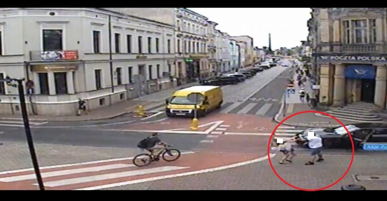 Szok! Kierowca pobił kobietę, wsiadł do auta i próbował przejechać! (fot.AndrzejBorowiak/twitter)