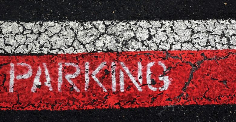 Katowice: Z darmowego parkingu zrobił swój prywatny i pobierał za niego opłaty. Policja szuka "parkingowego" (fot.poglądowe/www.pixabay.com)