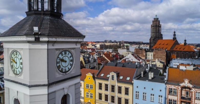 Gliwice: Już wiadomo, która godzina. Remont ogromnego zegara na Rynku zakończony! fot. UM Gliwice/R.Neumann