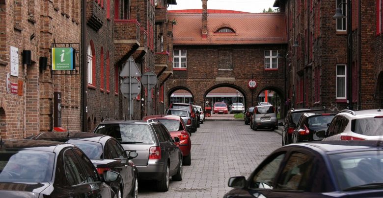 Mieszkańcy chcą zamknięcia Nikiszowca! Zabytkowa dzielnica rozjeżdżana przez samochody!