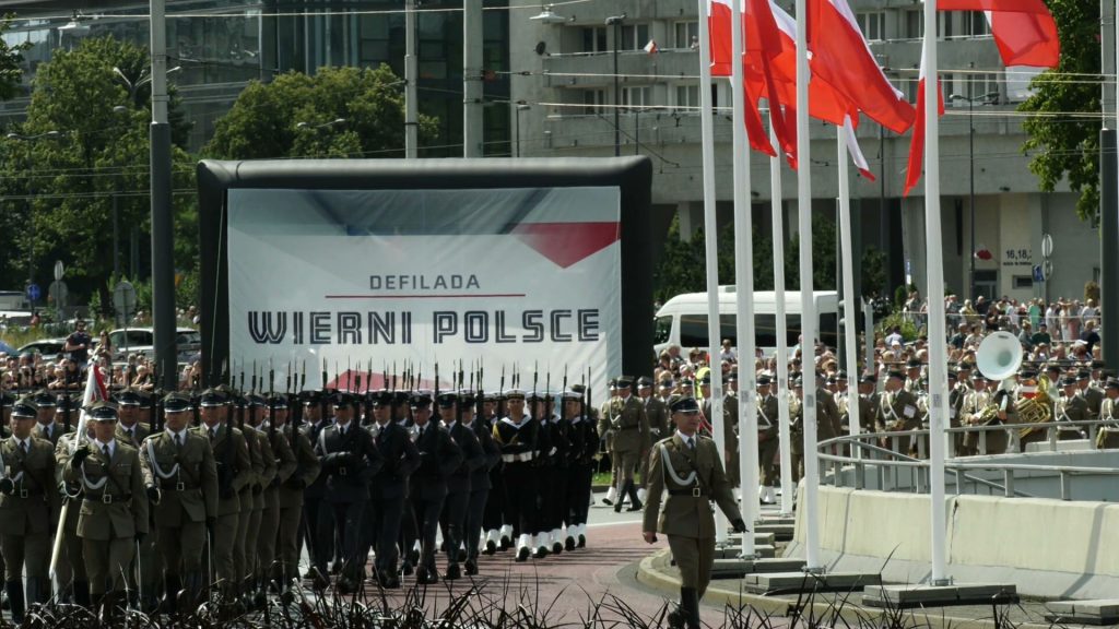 Defiladę w Katowicach oglądało 200 tys osób.