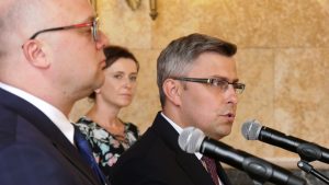 Konkursy mają zostać ogłoszone w czwartek. Pacjenci z dodatkowych świadczeń skorzystać będą mogli w listopadzie