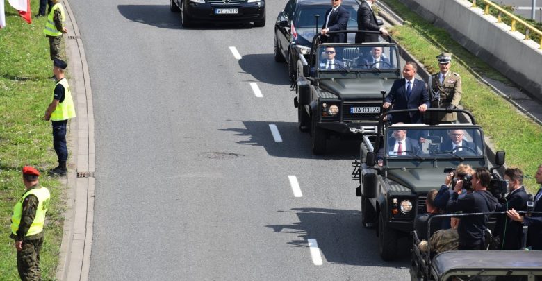 Ponad 200 tysięcy osób oglądało w Katowicach na żywo defiladę z okazji Święta Wojska Polskiego i 100 rocznicy Powstań Śląskich (fot.policja.pl)
