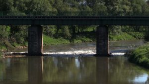 Mieszkańcy Bierunia po ponad 20 latach mają szansę na ochronę przed powodzią. Rozpoczęła się modernizacja i nadbudowa lewostronnego obwałowania Wisły