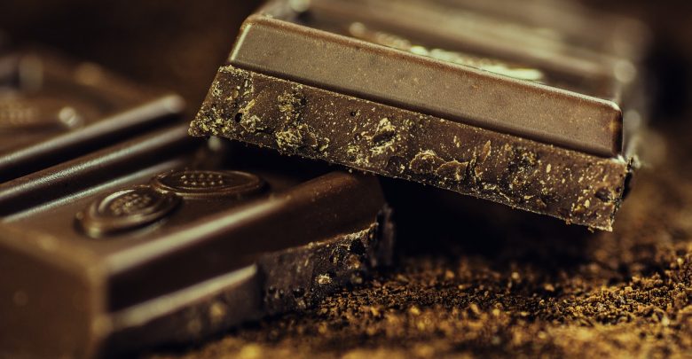 60- latek wraz z dwójką młodszych kolegów w wieku 18 i 21 lat weszli do jednego z marketów w Psarach z jednym celem - kradzież czekolady (fot.pixabay.com-poglądowe)